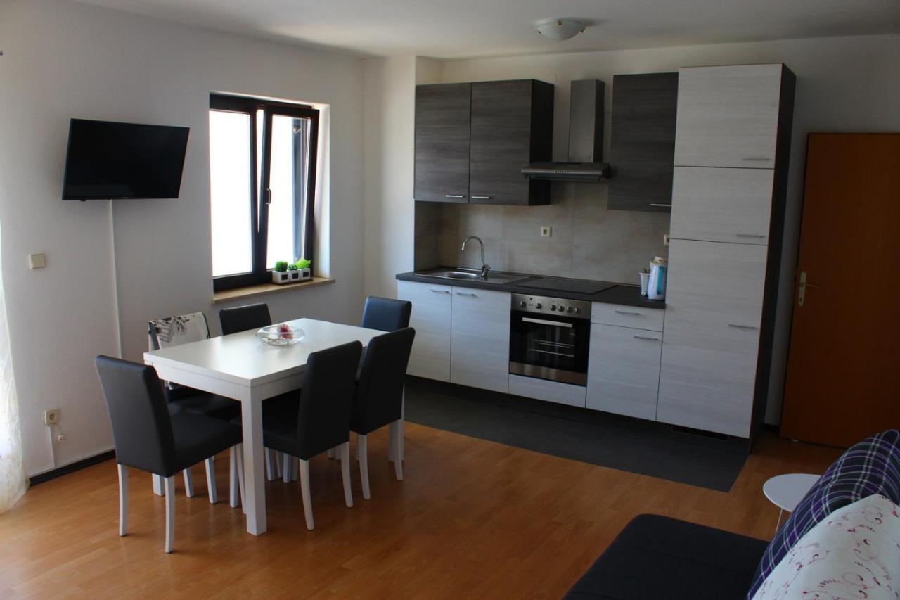 Apartment Arna 크르크 외부 사진